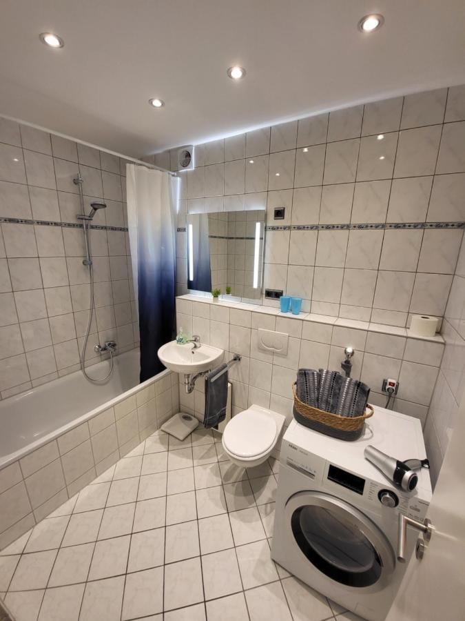 Naehe Duesseldorf Messe Expo, Airport, Train Station Apartment *
