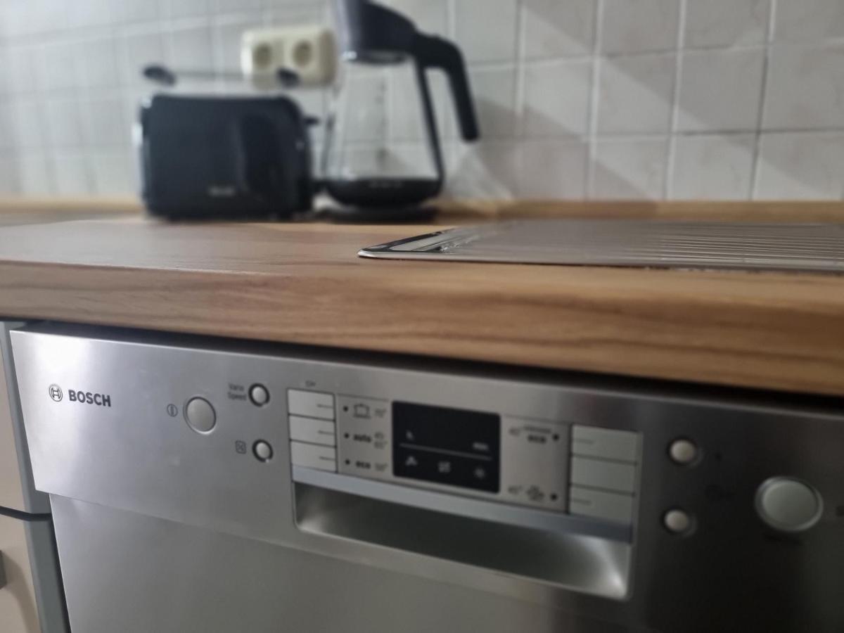 Naehe Duesseldorf Messe Expo, Airport, Train Station Apartment *